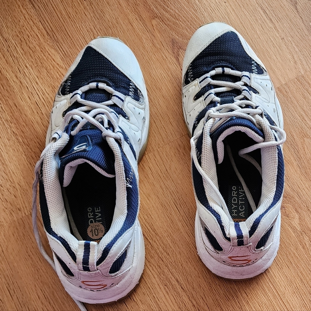 Sperry Athletic Shoe White Blue CLEAN 0814053 Size 10.5 BENIFITS CHARITY